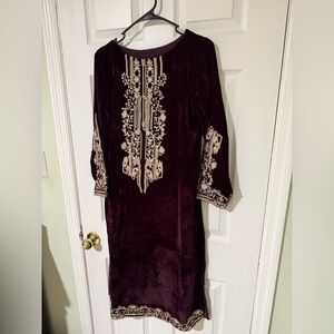 Elegant Embroidered Velvet Dress - Purple